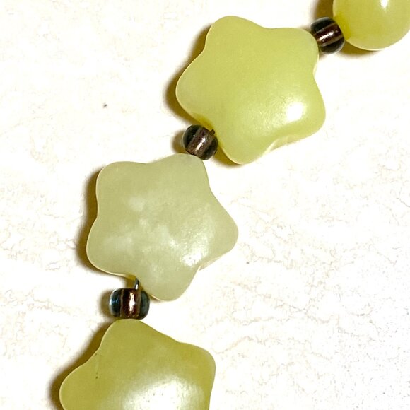 Starry Night Necklace, Lemon Yellow Star-Shape Serpentine Beaded Choker - Picture 11 of 15